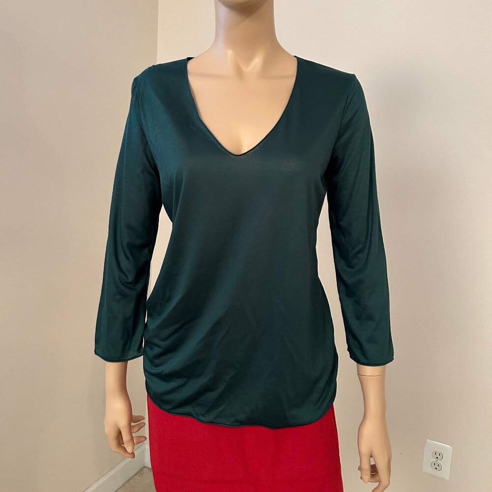 STRENESSE - BASIC LONG SLEEVE V-NECK T-SHIRT, HUNTER GREEN, SIZE 8 (NWOT)
